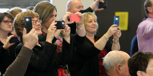 Card graduation guests